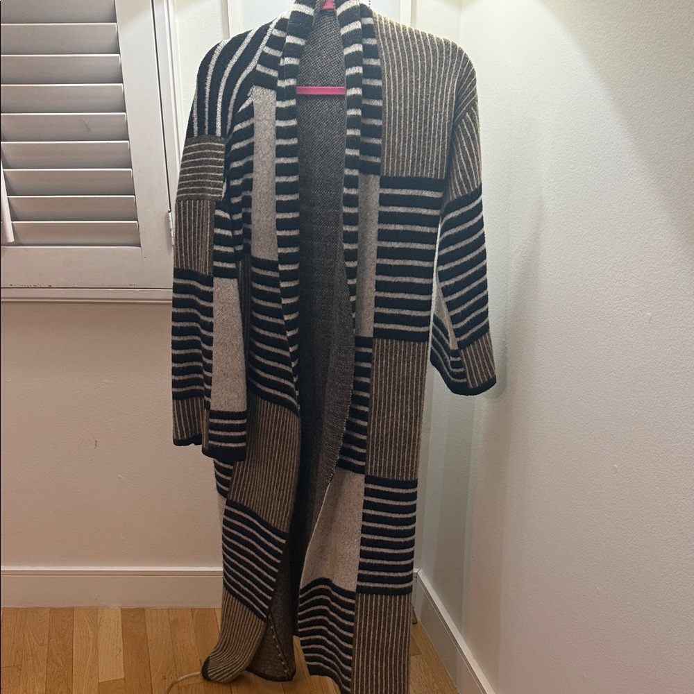 JustFab Black and Tan Patterned Cardigan